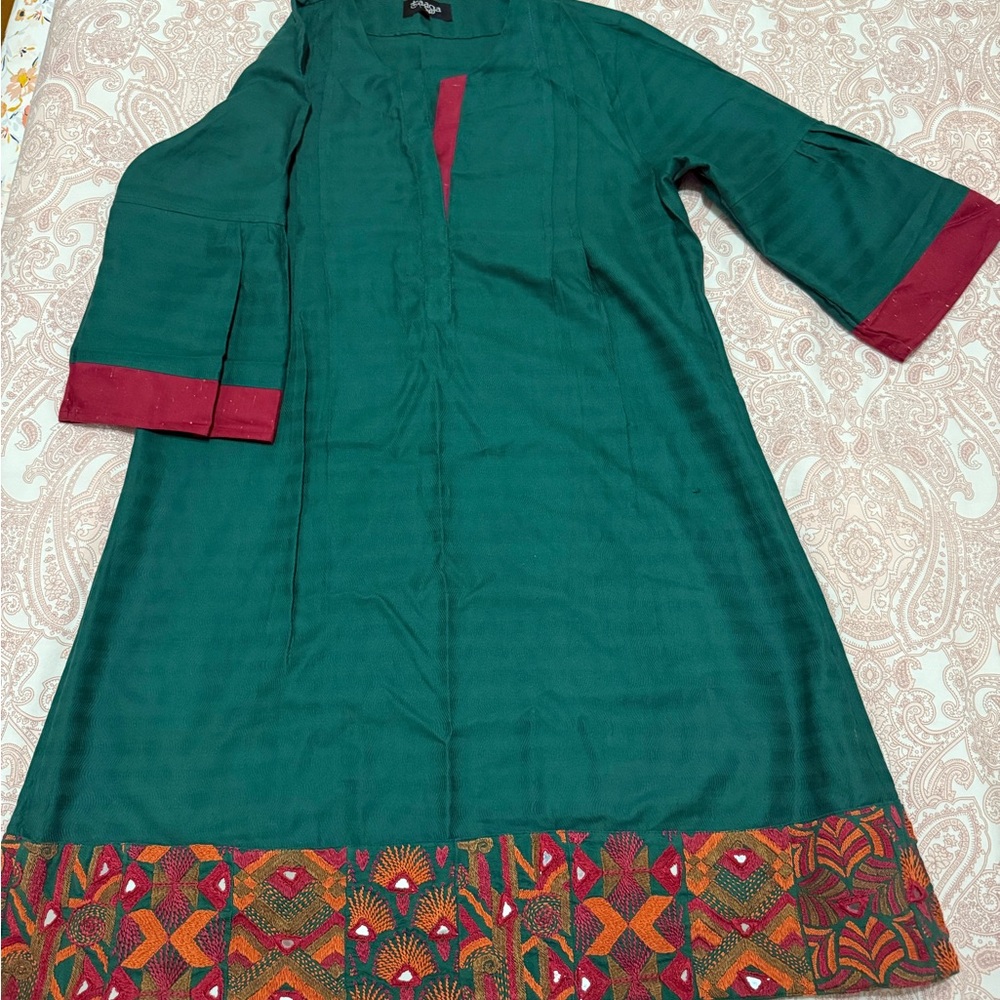 Green and Red Kurta with Patterned Hem